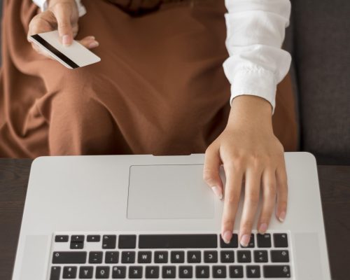 adult-woman-ready-buy-online-with-credit-card